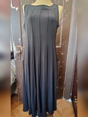 Voir Voir Black Sleeveless Maxi with Vertical Paneling